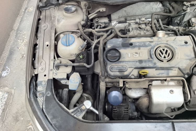 Used Volkswagen Bora 2013 1.4T Automatic Comfort Model Engine Bay Right