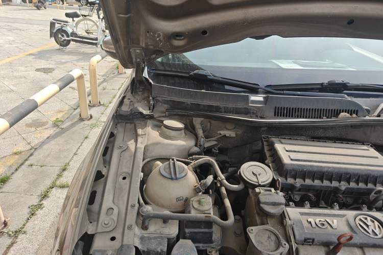 Used Volkswagen Bora 2013 1.6L Automatic Comfort Model Engine Bay Right