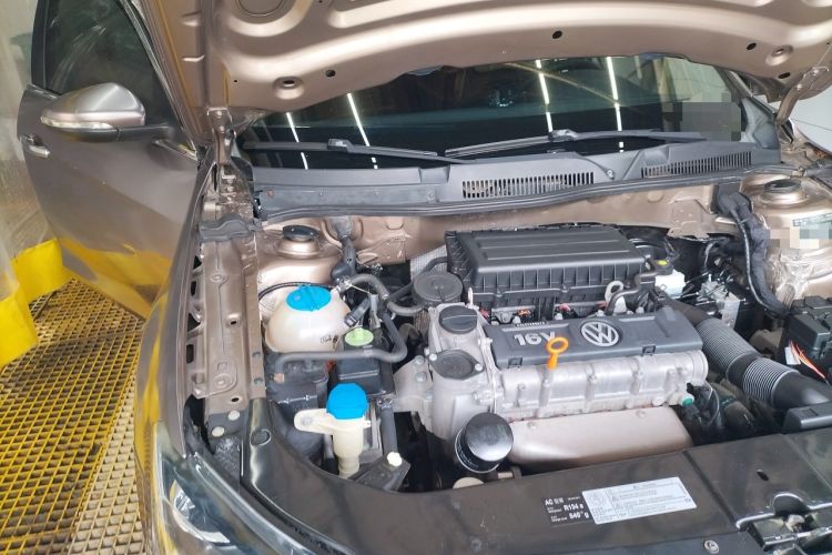 Used Volkswagen Bora 2013 1.6L Automatic Fashion Model Engine Bay Right