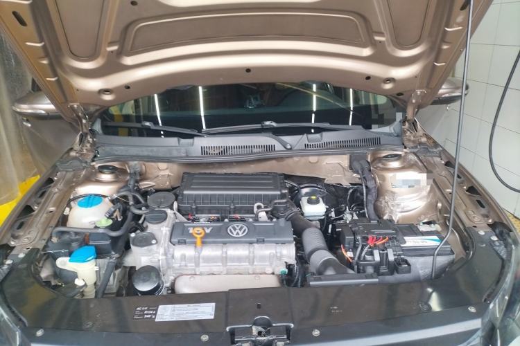 Used Volkswagen Bora 2013 1.6L Automatic Fashion Model Engine Bay