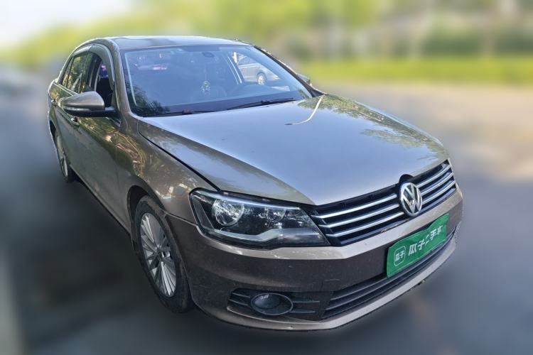 Used Volkswagen Bora 2013 1.4T Automatic Luxury Model Front Right 45 Deg