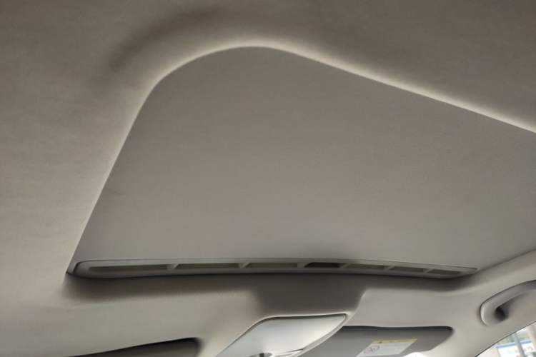 Used Volkswagen Bora 2013 1.6L Automatic Comfort Model Headliner
