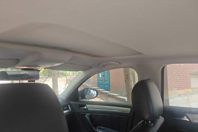 Used Volkswagen Bora 2013 1.6L Automatic Comfort Model Headliner