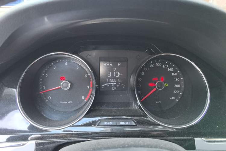Used Volkswagen Bora 2013 1.4T Automatic Comfort Model Instrument Cluster
