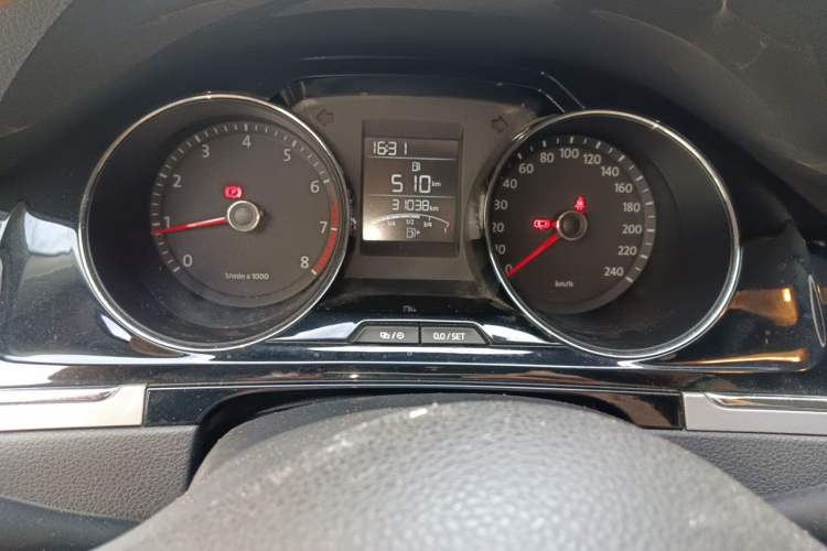 Used Volkswagen Bora 2013 1.6L Manual Comfort Model Instrument Cluster