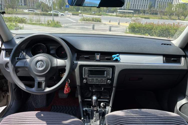 Used Volkswagen Bora 2013 1.6L Automatic Fashion Model Interior 1