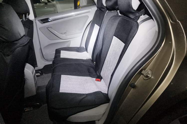 Used Volkswagen Bora 2013 1.6L Automatic Fashion Model Left Rear Seat