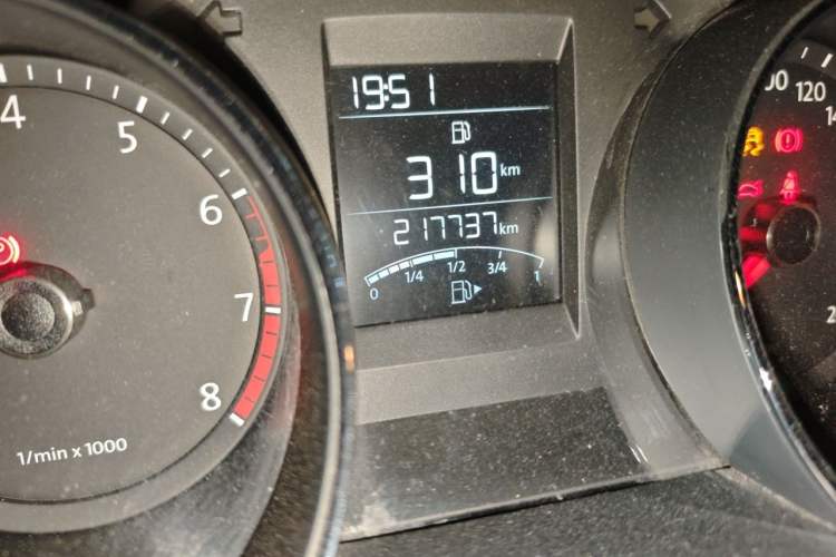 Used Volkswagen Bora 2013 1.6L Manual Fashion Edition Odometer Close Up