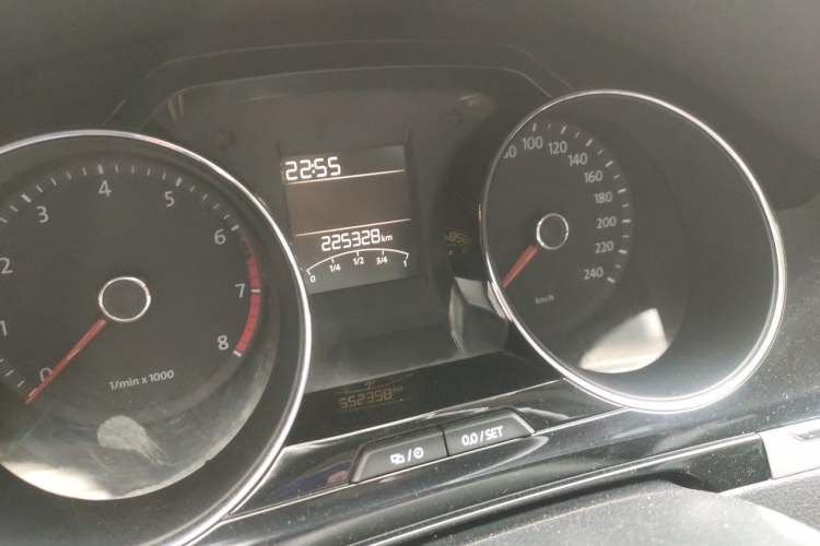 Used Volkswagen Bora 2013 1.6L Automatic Comfort Model Odometer Close Up