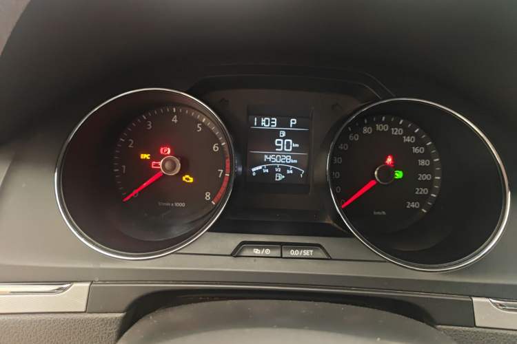 Used Volkswagen Bora 2013 1.6L Automatic Fashion Model Odometer Close Up