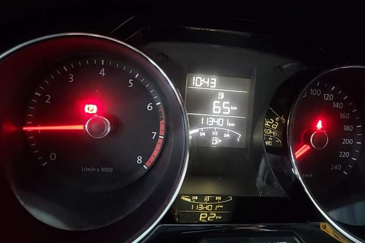 Used Volkswagen Bora 2013 1.6L Manual Fashion Edition Odometer Close Up