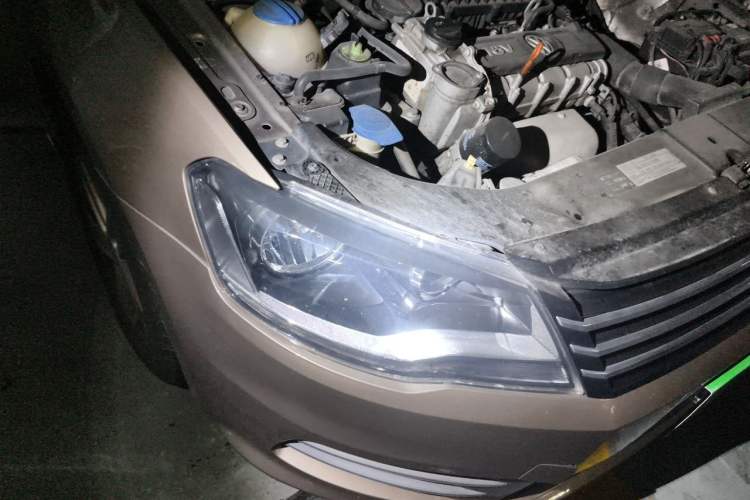 Used Volkswagen Bora 2013 1.6L Automatic Fashion Model Right Front Headlight