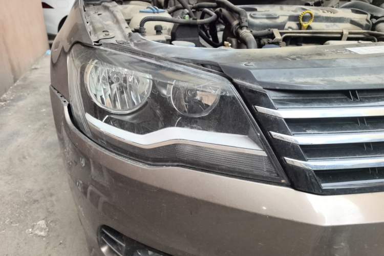 Used Volkswagen Bora 2013 1.4T Automatic Comfort Model Right Front Headlight