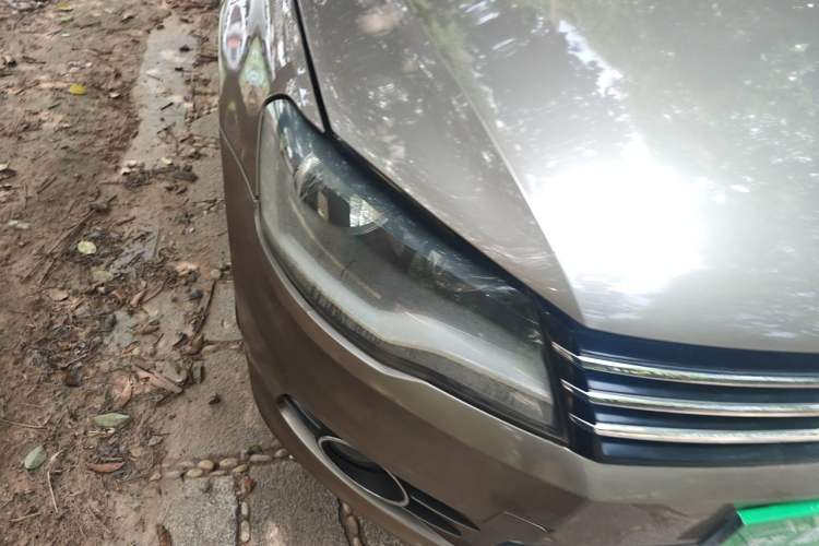 Used Volkswagen Bora 2013 1.6L Automatic Comfort Model Right Front Headlight