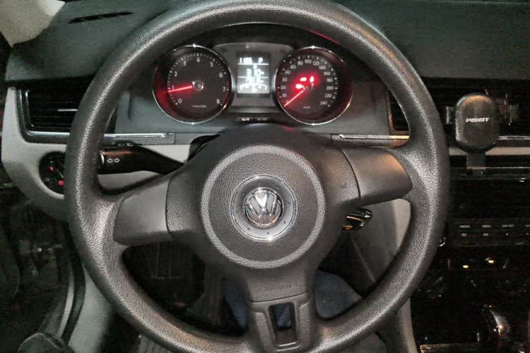 Used Volkswagen Bora 2013 1.6L Automatic Fashion Model Steering Wheel