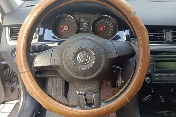 Used Volkswagen Bora 2013 1.6L Manual Comfort Model Steering Wheel