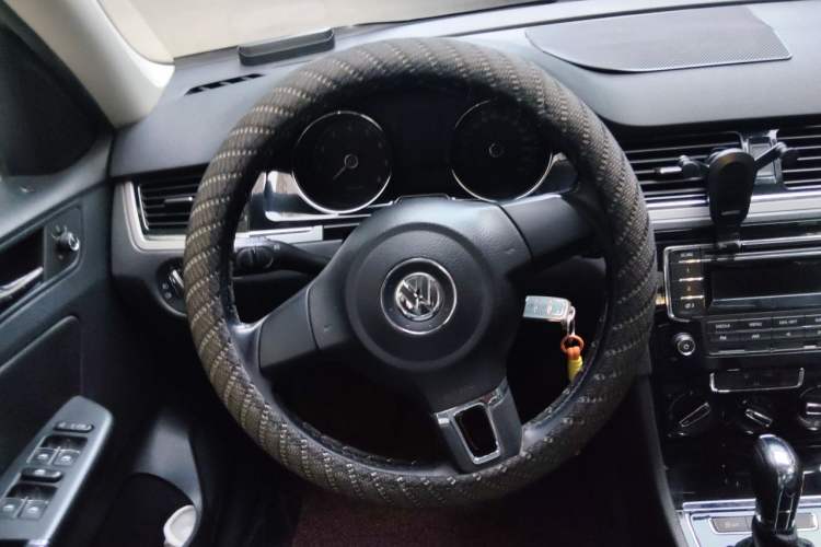 Used Volkswagen Bora 2013 1.6L Automatic Comfort Model Steering Wheel