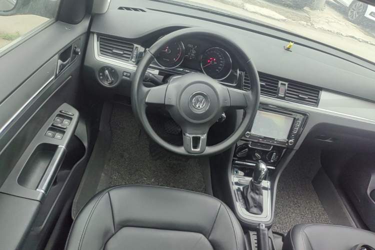 Used Volkswagen Bora 2013 1.6L Automatic Comfort Model Steering Wheel