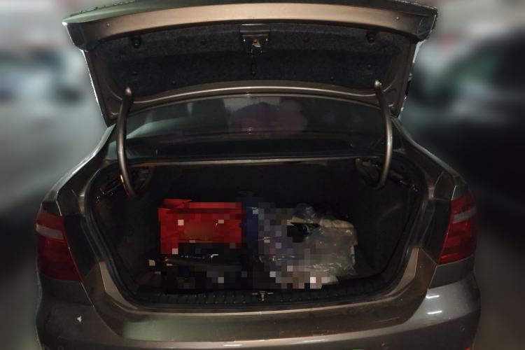 Used Volkswagen Bora 2013 1.6L Manual Fashion Edition Trunk