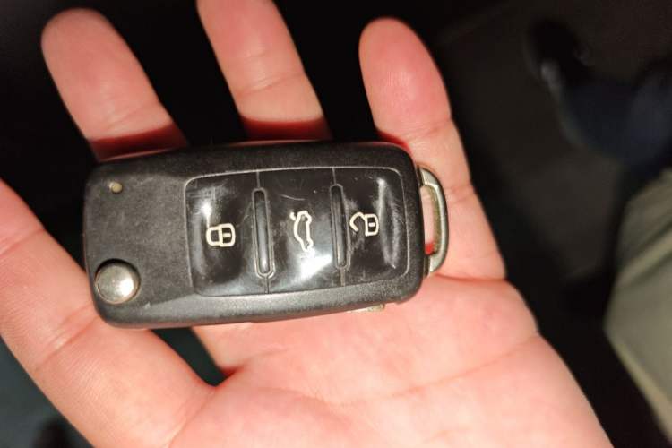 Used Volkswagen Bora 2013 1.6L Manual Fashion Edition Vehicle Key