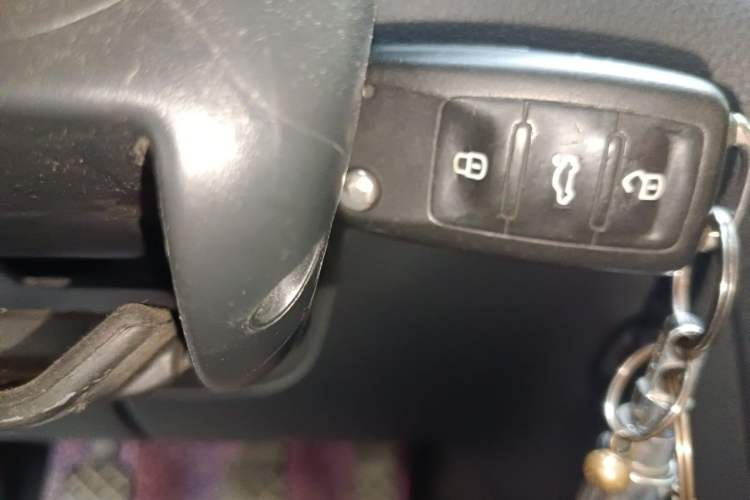 Used Volkswagen Bora 2013 1.6L Manual Comfort Model Vehicle Key