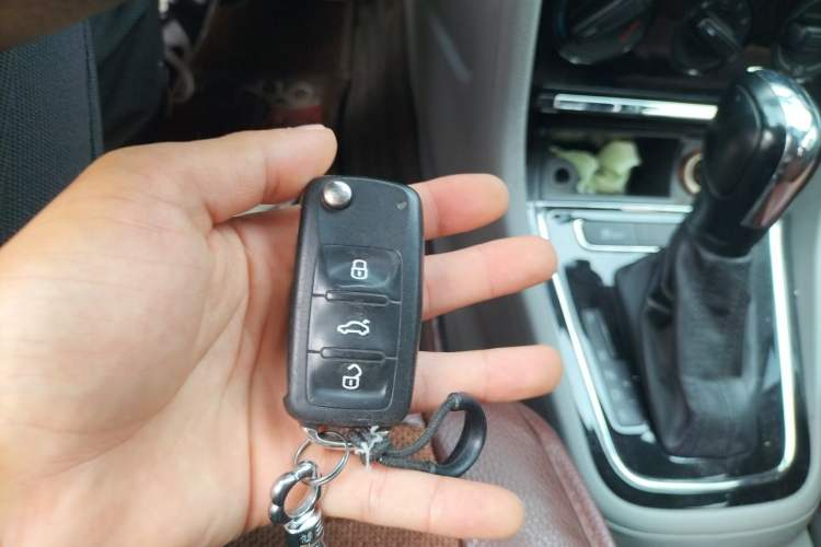 Used Volkswagen Bora 2013 1.6L Automatic Fashion Model Vehicle Key
