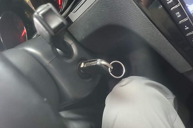 Used Volkswagen Bora 2013 1.6L Manual Fashion Edition Vehicle Key
