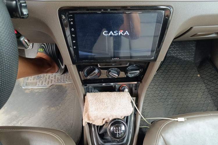 Used Volkswagen Bora 2013 1.6L Manual Comfort Model Audio And AC Panel