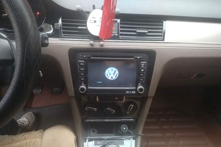 Used Volkswagen Bora 2013 1.6L Manual Comfort Model Audio And AC Panel