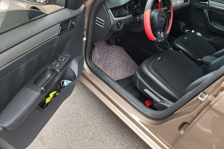 Used Volkswagen Bora 2013 1.6L Automatic Comfort Model Driver Seat