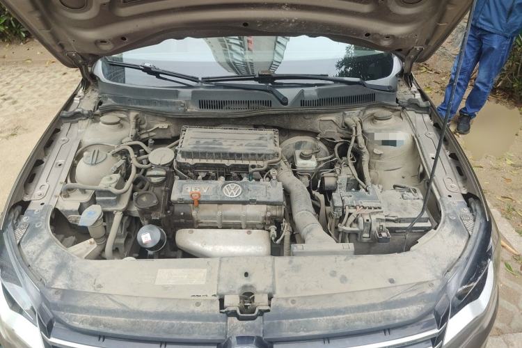 Used Volkswagen Bora 2013 1.6L Manual Comfort Model Engine Bay