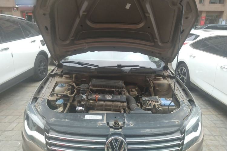 Used Volkswagen Bora 2013 1.6L Manual Comfort Model Engine Bay