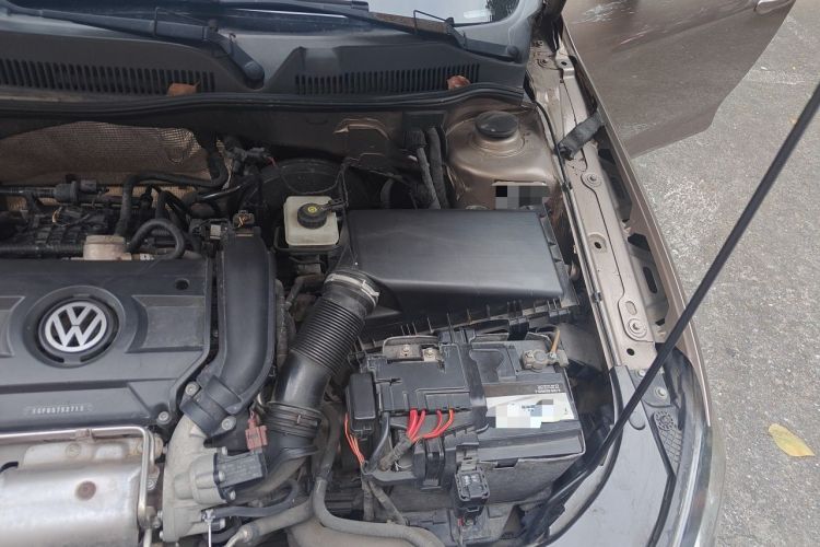 Used Volkswagen Bora 2013 1.4T Automatic Comfort Model Engine Bay Left