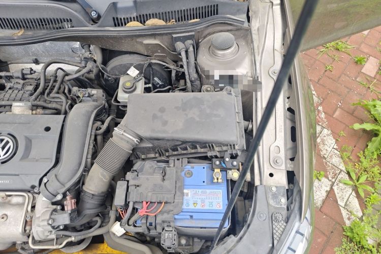 Used Volkswagen Bora 2013 1.4T Automatic Comfort Model Engine Bay Left