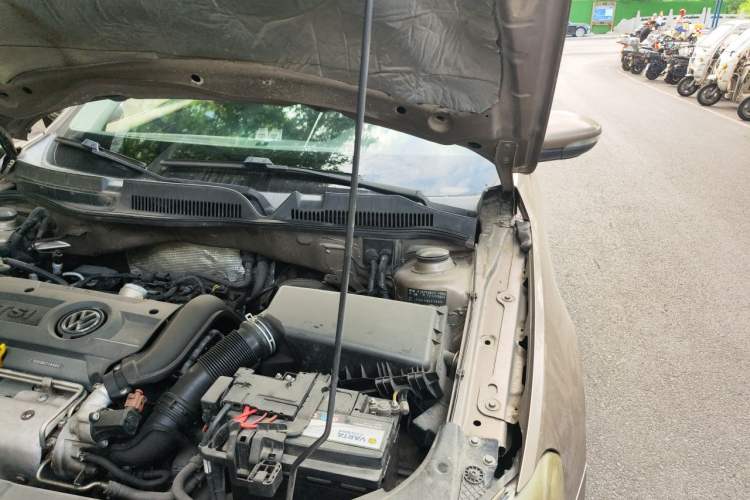 Used Volkswagen Bora 2013 1.4T Manual Comfort Model Engine Bay Left