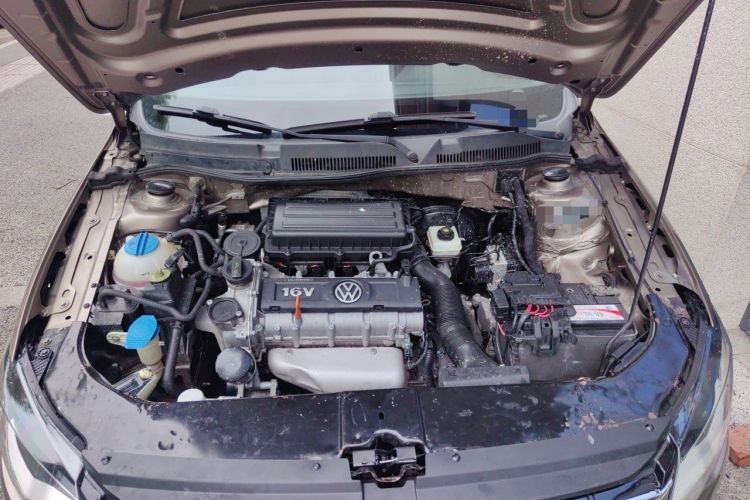 Used Volkswagen Bora 2013 1.6L Automatic Fashion Model Engine Bay