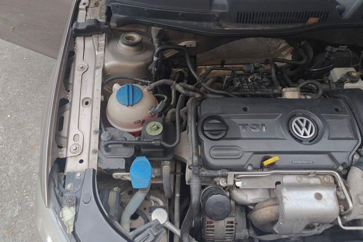 Used Volkswagen Bora 2013 1.4T Automatic Comfort Model Engine Bay Right