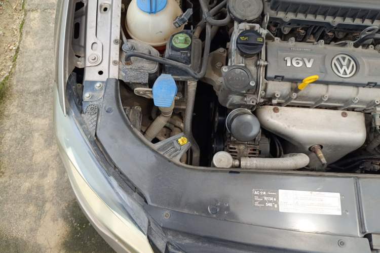Used Volkswagen Bora 2013 1.6L Manual Comfort Model Engine Bay Right