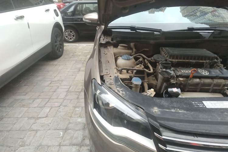 Used Volkswagen Bora 2013 1.6L Manual Comfort Model Engine Bay Right