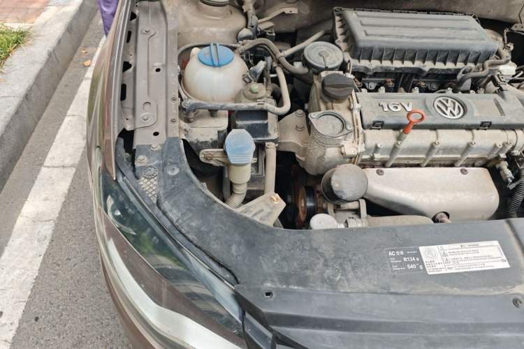 Used Volkswagen Bora 2013 1.6L Automatic Comfort Model Engine Bay Right