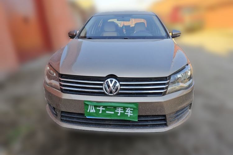 Used Volkswagen Bora 2013 1.6L Manual Fashion Edition Front