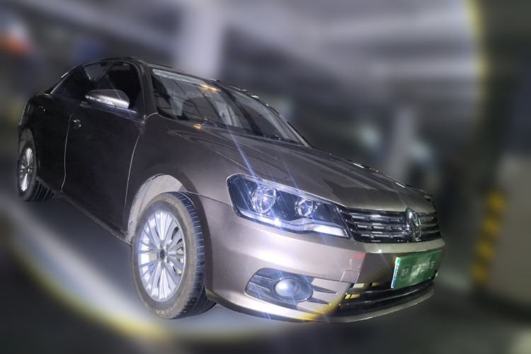 Used Volkswagen Bora 2013 1.6L Automatic Luxury Model Front Right 45 Deg