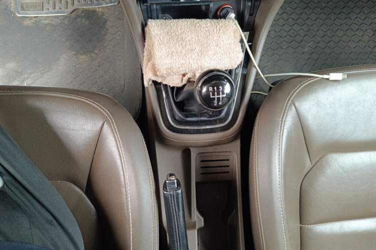 Used Volkswagen Bora 2013 1.6L Manual Comfort Model Gear Lever