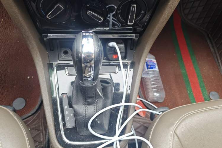 Used Volkswagen Bora 2013 1.4T Automatic Comfort Model Gear Lever