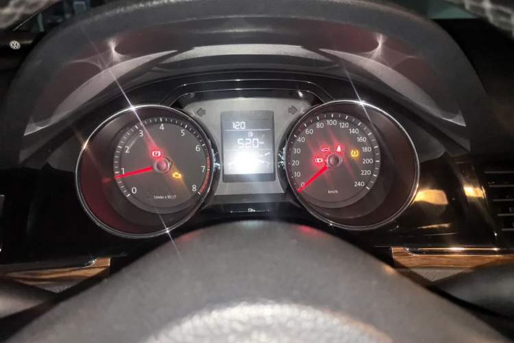 Used Volkswagen Bora 2013 1.6L Automatic Luxury Model Instrument Cluster