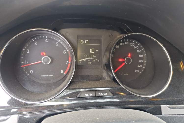 Used Volkswagen Bora 2013 1.6L Manual Comfort Model Instrument Cluster