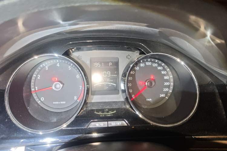 Used Volkswagen Bora 2013 1.6L Automatic Comfort Model Instrument Cluster