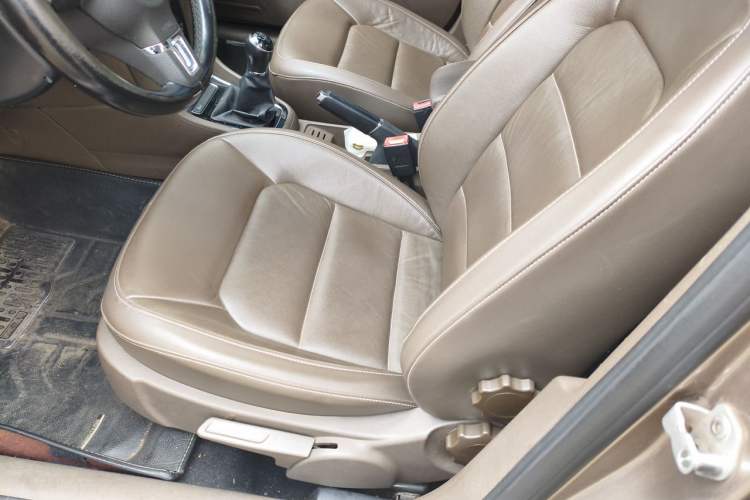 Used Volkswagen Bora 2013 1.4T Manual Comfort Model Left Front Seat