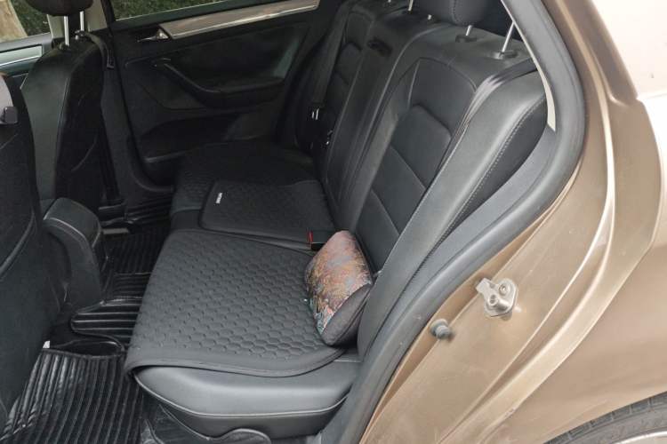 Used Volkswagen Bora 2013 1.6L Automatic Comfort Model Left Rear Seat
