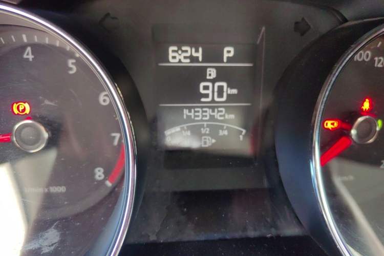 Used Volkswagen Bora 2013 1.6L Automatic Fashion Model Odometer Close Up